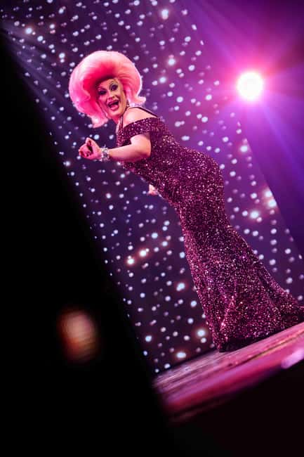 Amsterdam: "Chèri Chèri" - Biggest Drag Show in Europe Entry - Choosing among the three seating options