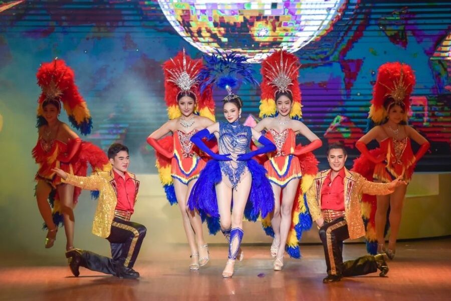 Bangkok: Skip-the-Line Golden Dome Cabaret Show Tickets - The theater, costumes, and stage effects