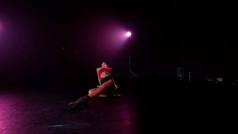 Barcelona: Eros Cabaret Show & Drinks in the Erotic Museum - Cava and the interactive numbers