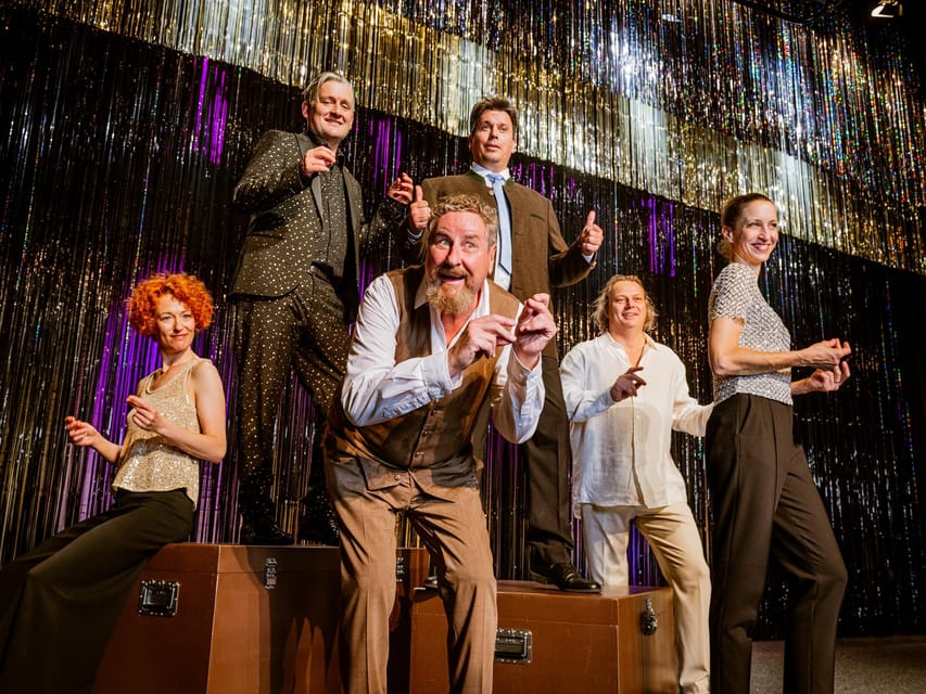 Berlin: DISTEL - The capital cabaret - What DISTEL offers that a standard theater night does not