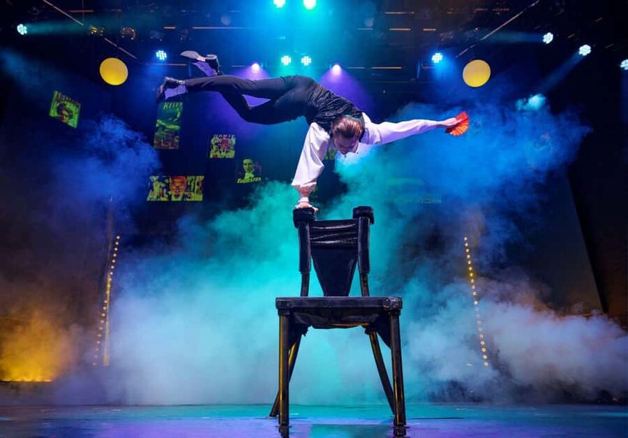 Berlin: "Flying Lights" - incl. Flying Steps – Variety Show - Light, fire, LED effects, and live cello