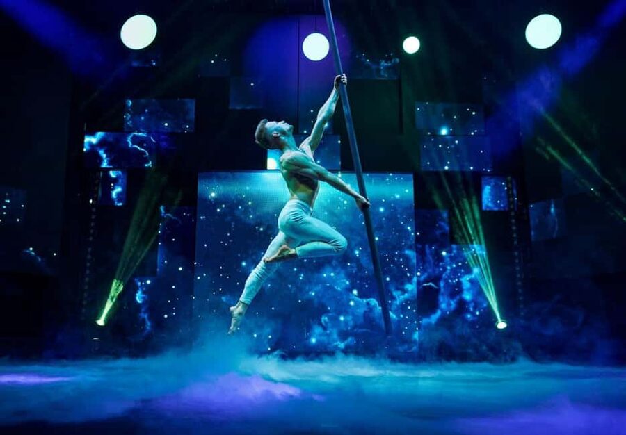 Berlin: "Flying Lights" - incl. Flying Steps – Variety Show - The 3.80-meter motorcycle ball