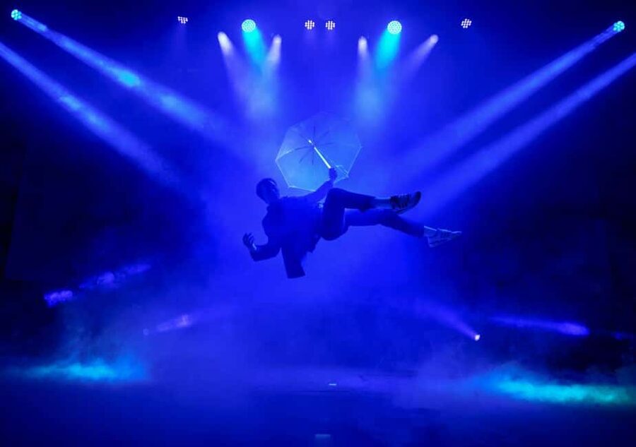 Berlin: "Flying Lights" - incl. Flying Steps – Variety Show - Should you book this Berlin variety show?