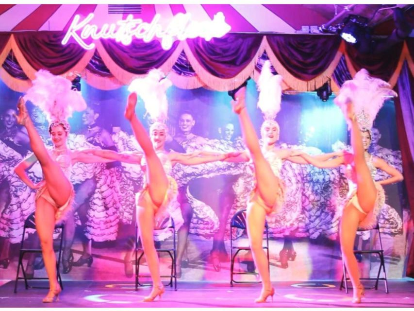 Berlin: Knutschfleck Ticket with Variety Show and Dinner - A Berlin evening built around the stage