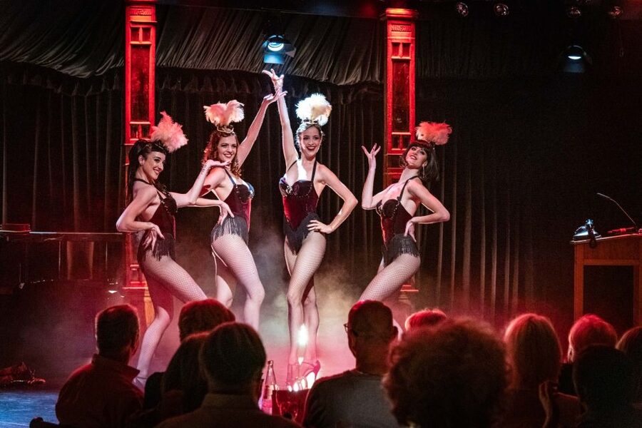 Berlin: Showgirls of Burlesque Show - What kind of night is this?