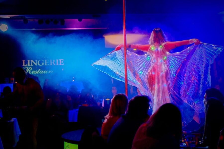 Braga: The Lingerie Restaurant Cabaret Show with Dinner - Why the all-table stage view matters