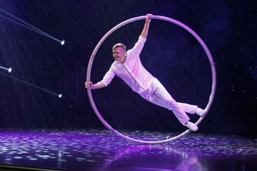 Branson: Hamners' Unbelievable Variety Show Entry Ticket - The Grand Illusion opening sets the pace