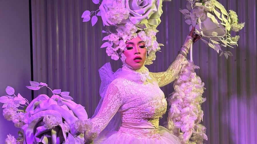 Canggu: Drag Show with Optional Dinner - Learning Indonesian sign language from Deaf staff
