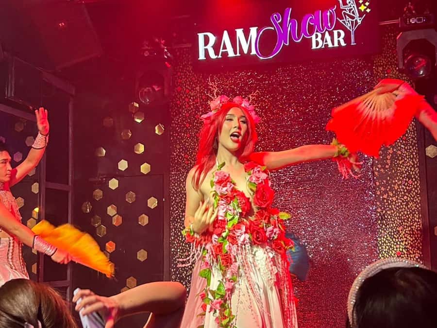 Chiang Mai: Ladyboy Cabaret Show with Dinner and Drinks - Key points to know before booking