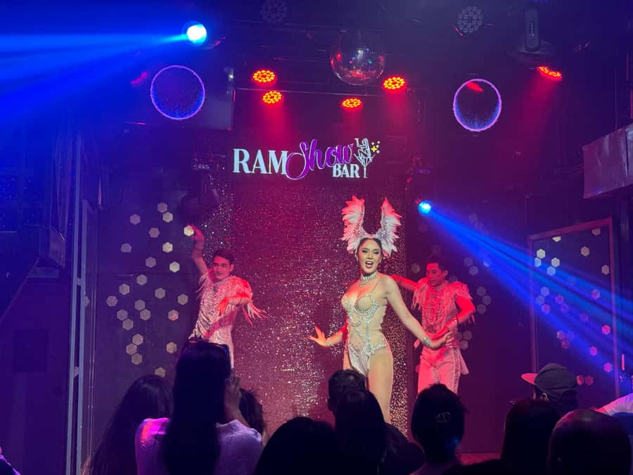 Chiang Mai: Ladyboy Cabaret Show with Dinner and Drinks - Should you book the Chiang Mai cabaret evening?