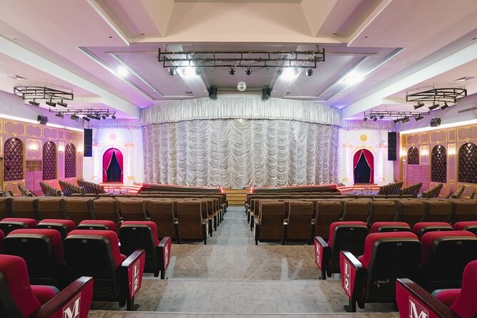 Golden Dome Cabaret Bangkok Top Entertainment Show - Choosing between Deluxe and VIP seating