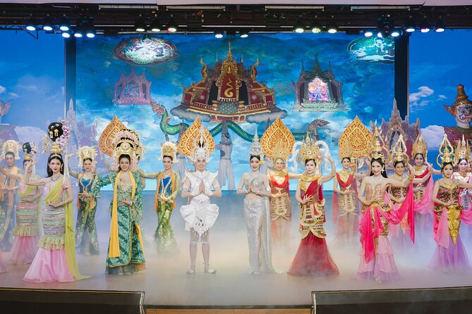 Golden Dome Cabaret Show Bangkok - How the theatre setting affects the value