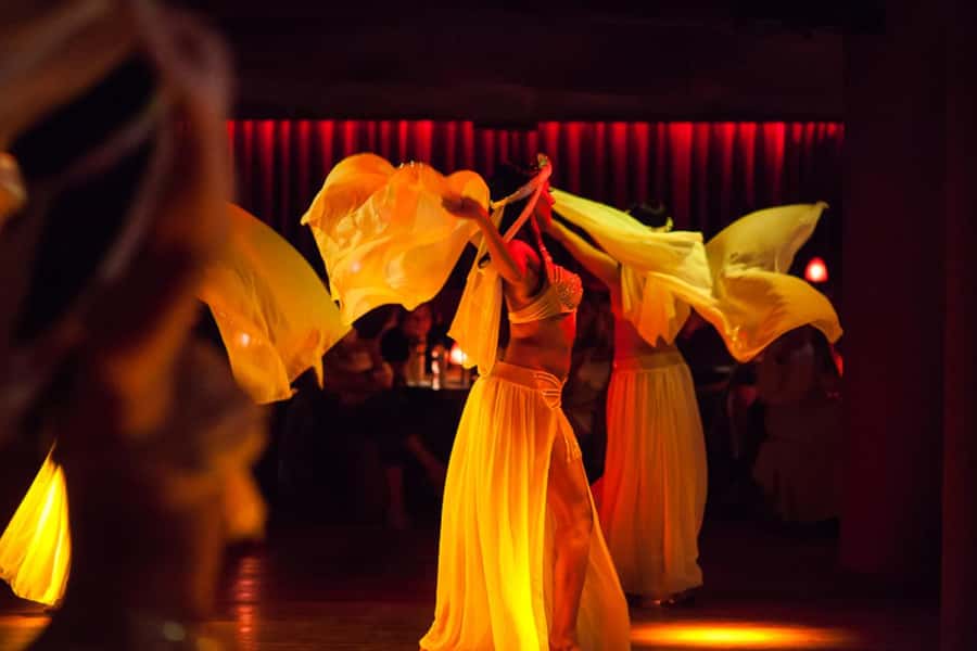 Hurghada: Naz Cabaret ticket with beverages - Dress code and entry rules