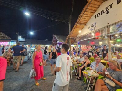 Khaolak:Finger Food Guided Tour with Cabaret Show