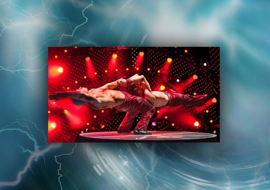 Las Vegas: V The Ultimate Variety Show - What happens during the 1 to 1.5 hour performance