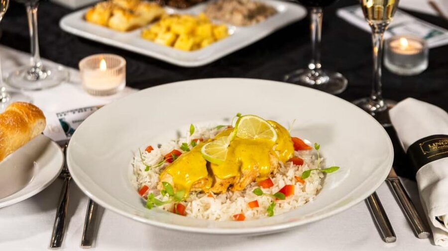 Lisbon: Erotic Cabaret Show and Dinner - What the $76 price really includes