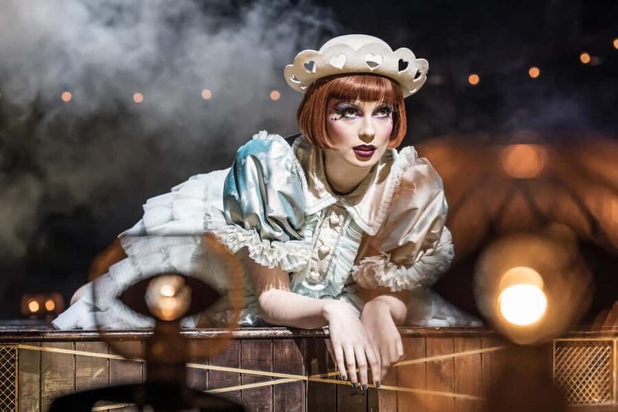 London's West End: Ticket to Cabaret at the Kit Kat Club - Practical rules for a smoother night