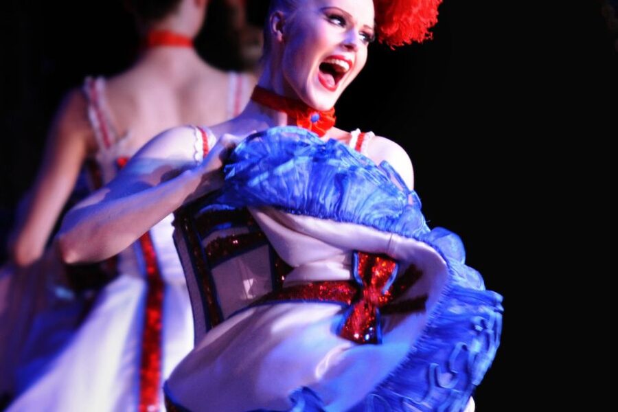 Paris: Dinner Show at the Moulin Rouge - What your four-hour Moulin Rouge evening looks like