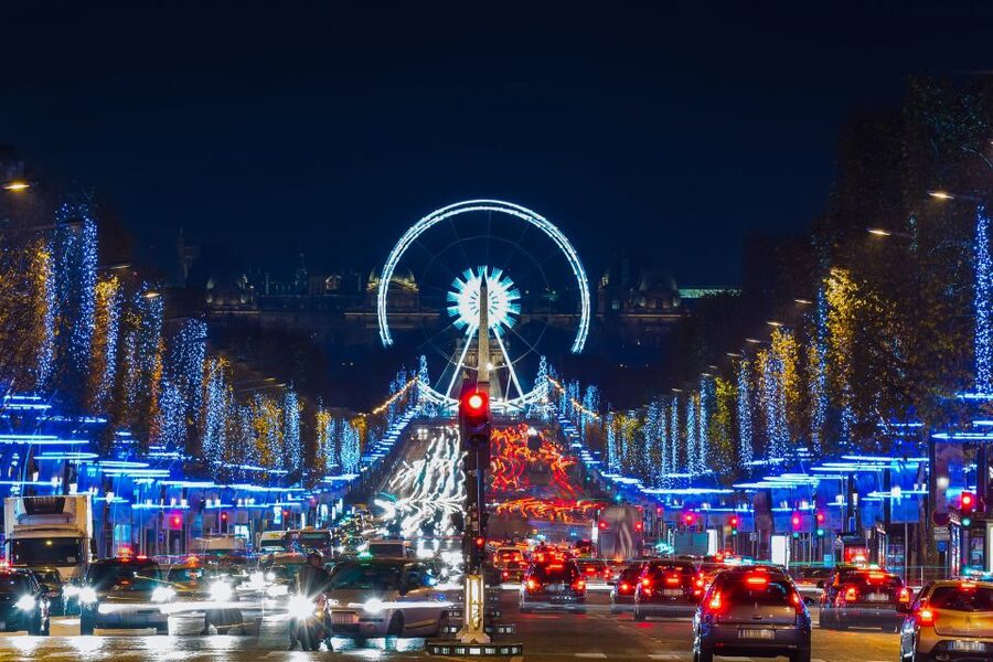 Paris: Evening Sightseeing Tour and Moulin Rouge Show - Who should book this evening?