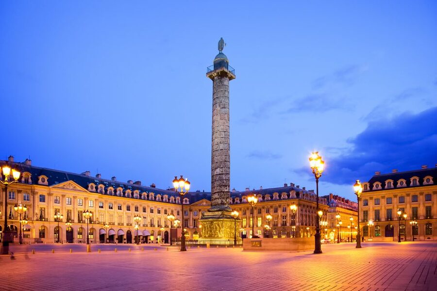Paris: Evening Sightseeing Tour and Moulin Rouge Show - Should you book the Moulin Rouge and night tour?