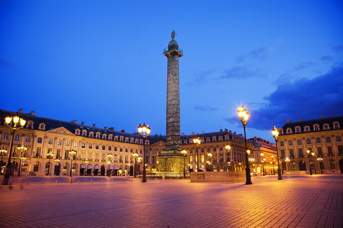 Paris Illuminations Tour with Moulin Rouge Show and Cruise Option - Arriving at Montmartre and the Moulin Rouge