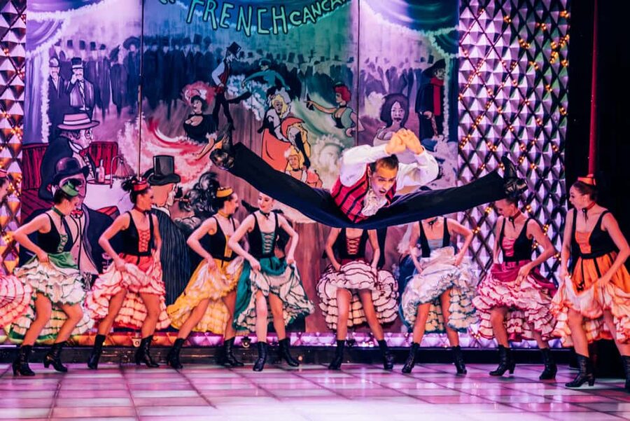 Paris: La Nouvelle Eve Cabaret Dinner Show - Dinner first, then the curtain rises