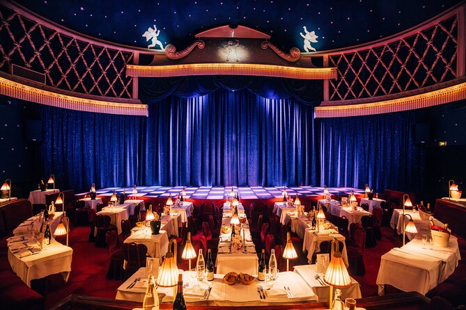 Paris La Nouvelle Eve Cabaret Show in Montmartre - A Montmartre cabaret with a smaller-room feel