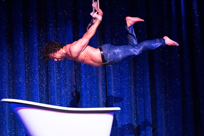 Paris La Nouvelle Eve Cabaret Show in Montmartre - Dinner, service, and the practical evening rhythm