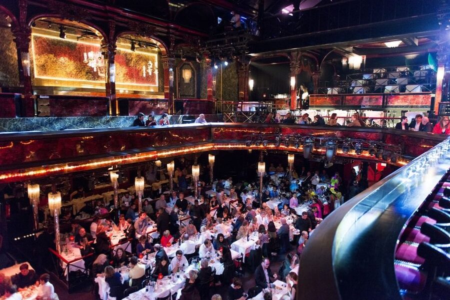 Paris: Paradis Latin Cabaret Show with Optional Champagne - Key points to know before booking