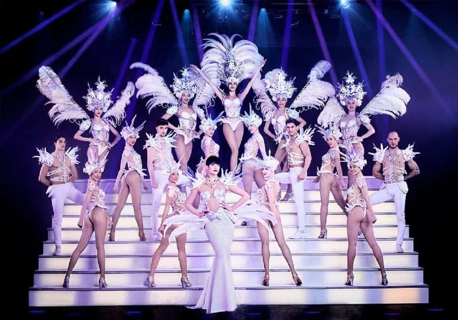 Paris: VIP Dinner and Cabaret Show at Paradis Latin - Arriving at Paradis Latin in the Quartier Latin