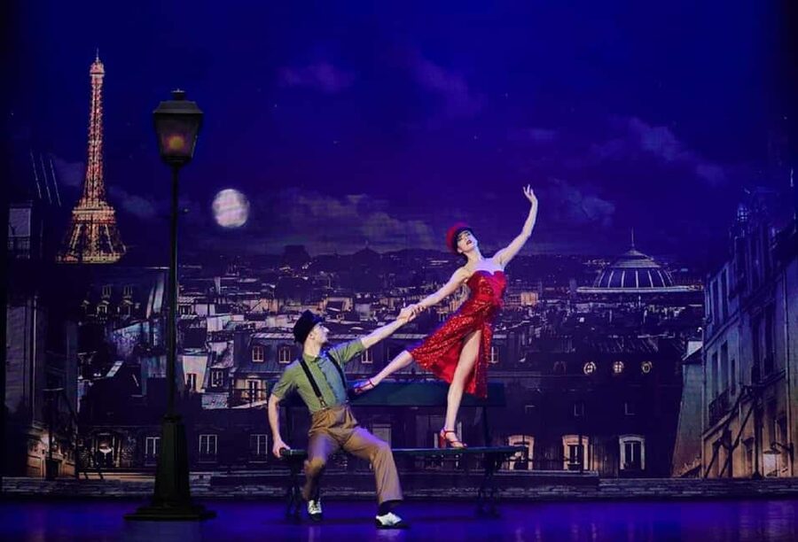 Paris: VIP Dinner and Cabaret Show at Paradis Latin - L’Oiseau Paradis, the main stage show