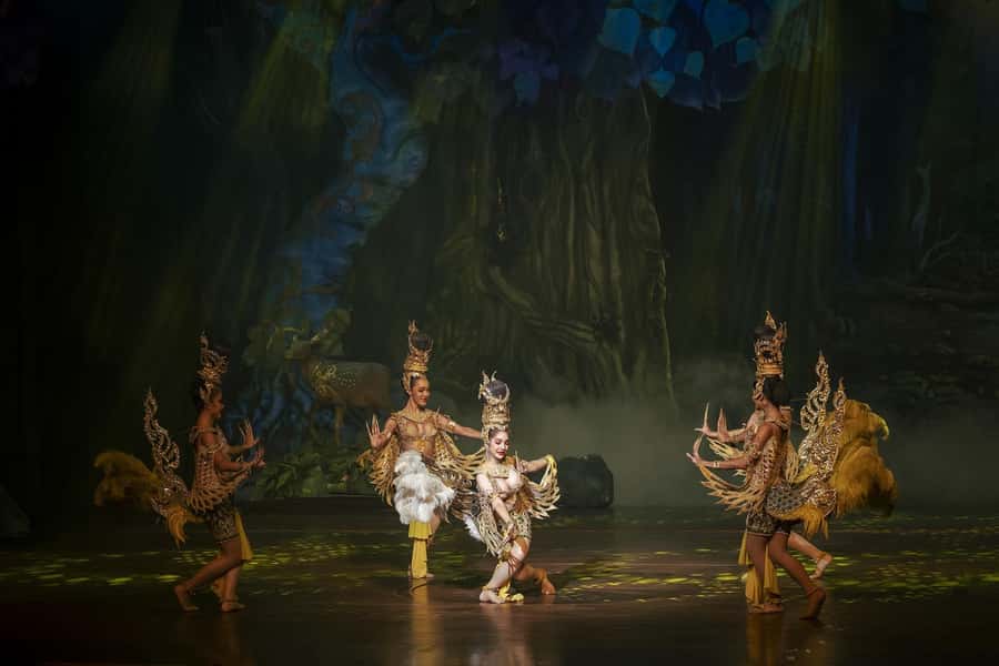 Pattaya: Alcazar Cabaret Show VIP Seat with Private Transfer - What the Alcazar show is really like