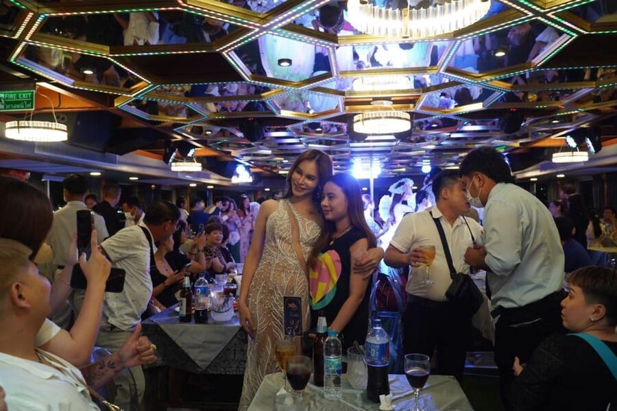 Pattaya: All Star Dinner Cruise, Cabaret Show & Beer Buffet - Arriving at Bali Hai Pier E