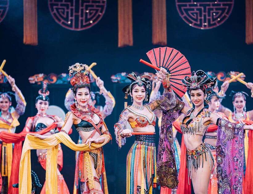 Phuket: Simon Cabaret Show Entry VIP Ticket - Comedy, theatrical acts, and changing themes