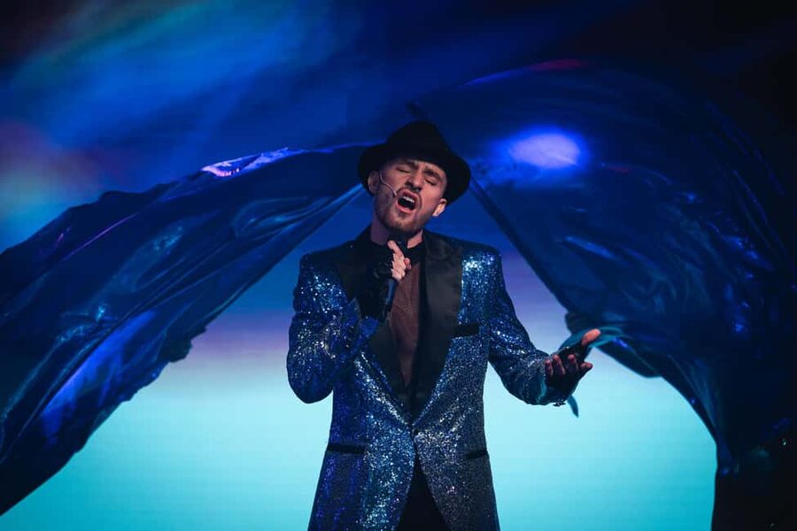 Prague:Breathtaking Cabaret Show with 4-Course Dinner Option - What kind of night is this?