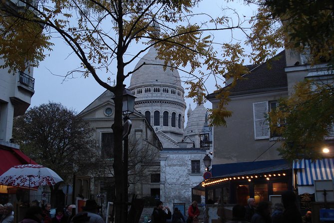Private Tour: Montmartre Walking Tour, Dinner and Au Lapin Agile Cabaret - Starting at Sacré-Coeur with a private pickup