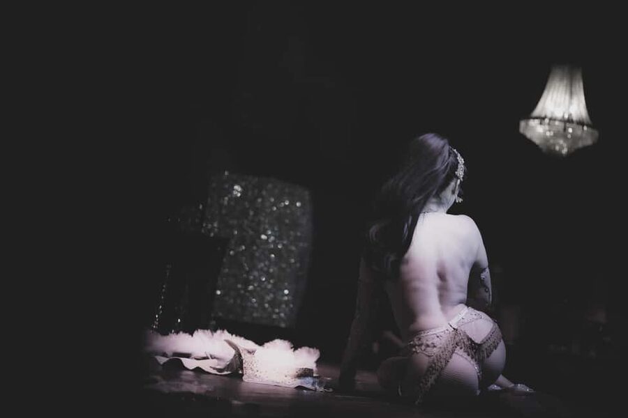 Rome: Cabaret Burlesque Show Experience with Dinner - The three-course dinner and extra drink cost