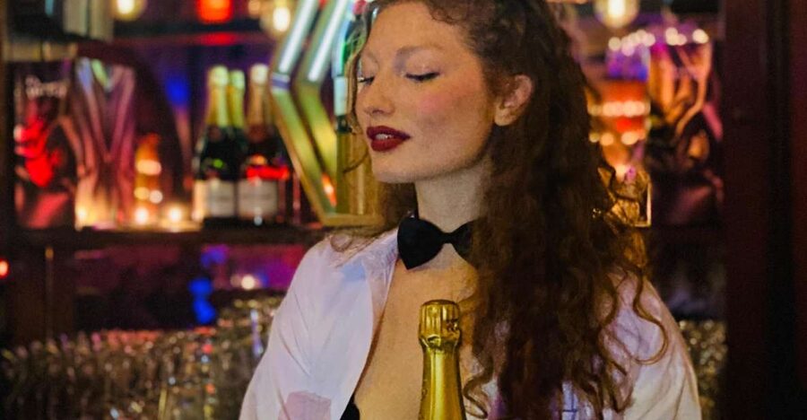 Secret Square Paris : Parisian Strip-Tease Cabaret Ticket - The central stage and the six-hour access window