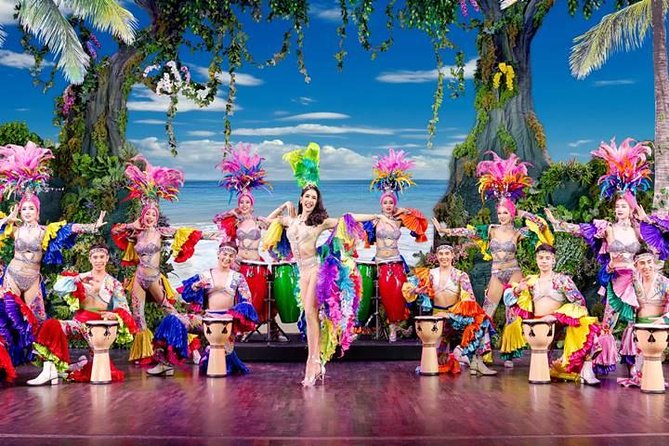 Simon Cabaret Show in Phuket - The performance: costumes, music, and rapid set changes