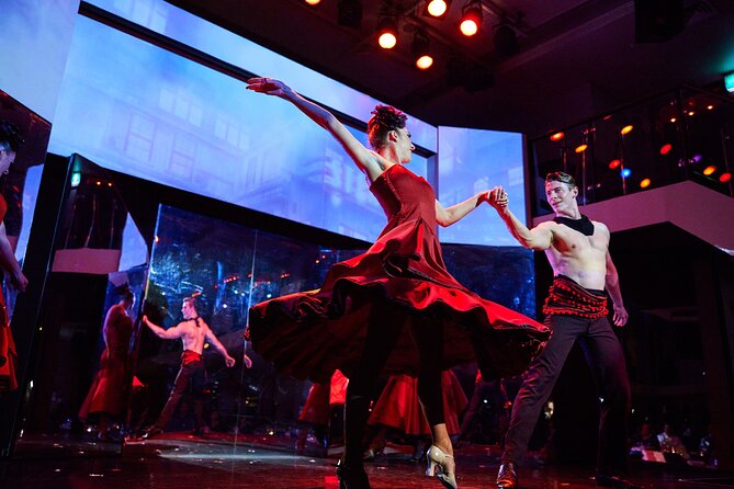 Sydney CABARET Dinner Cruise - A theatrical start at Sydney’s wharf