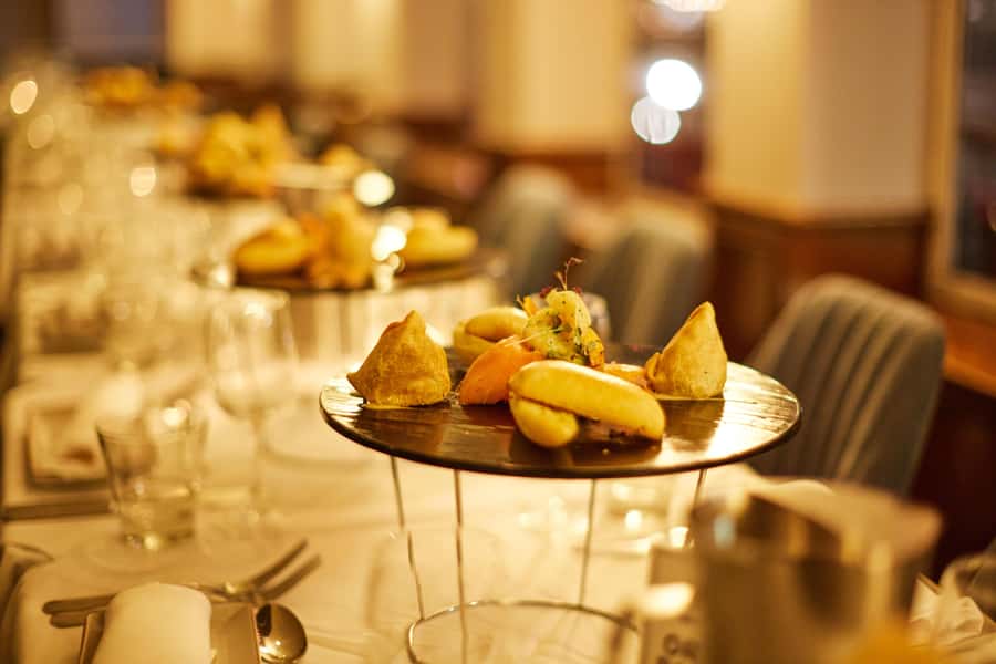 Sydney Harbour: Cabaret Cruise with 3-Course Dinner - Who will enjoy this evening most