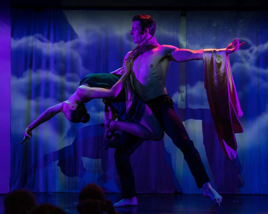 Sydney Harbour: Cabaret Cruise with 3-Course Dinner - Small details that make the night easier