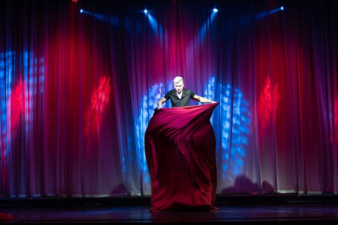 'The Cabaret' Garry & Janine Magic & Comedy Dinner Show - What happens when the show begins