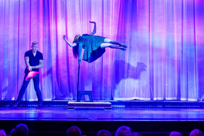 'The Cabaret' Garry & Janine Magic & Comedy Dinner Show - Who should book this Branson show?