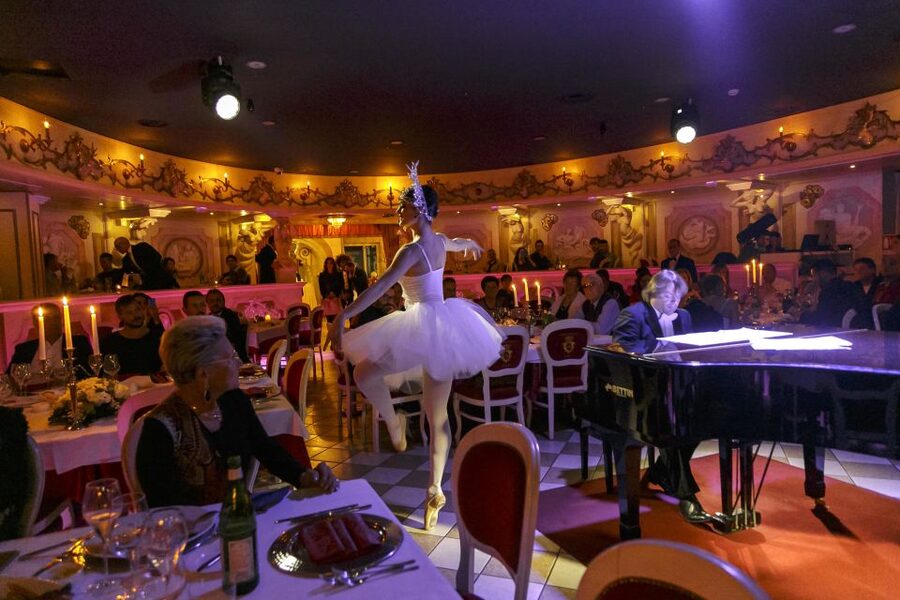 Venice: Cabaret Dinner Show - Should you book the Avanspettacolo Venezia dinner show?