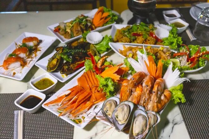 VIVA Alangka River Cruise: Dining & Cabaret Delight - A Bangkok evening built around the Chao Phraya